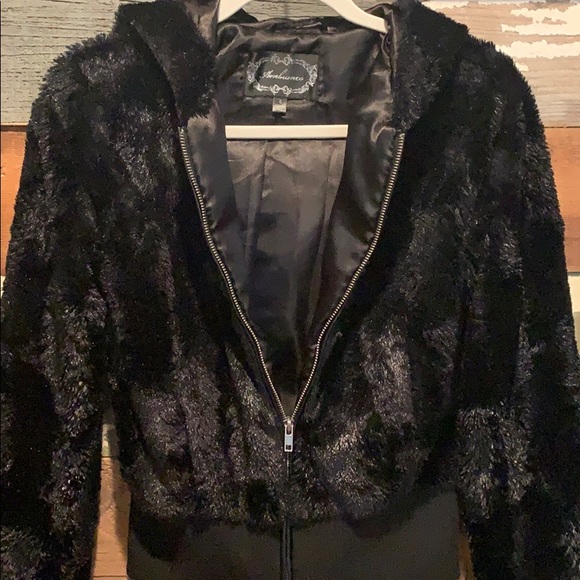 Hooded faux fur bomber jacket by: Ambiance - Picture 10 of 16